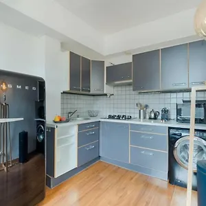 Appartement Splendide Sur La Place Aux Huiles - Air, Marseille
